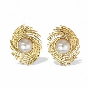 Pearl Swirl Earrings Classic Vintage Style